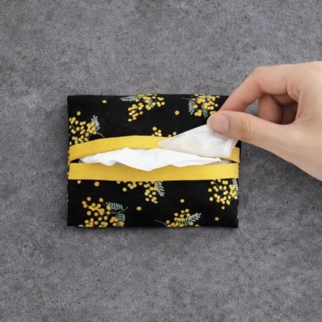ポケットティッシュケース/黒・黄色・ミモザ/ポケットティッシュポーチ