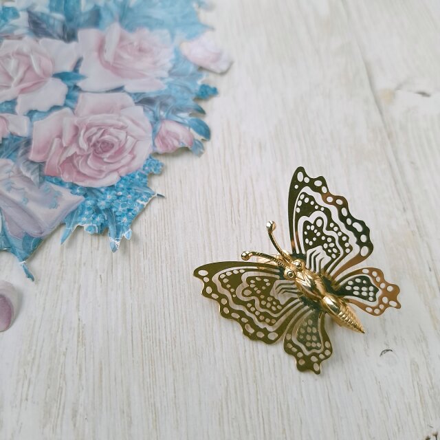 cutout lace butterfly ヴィンテージブローチ | iichi 日々の暮らしを