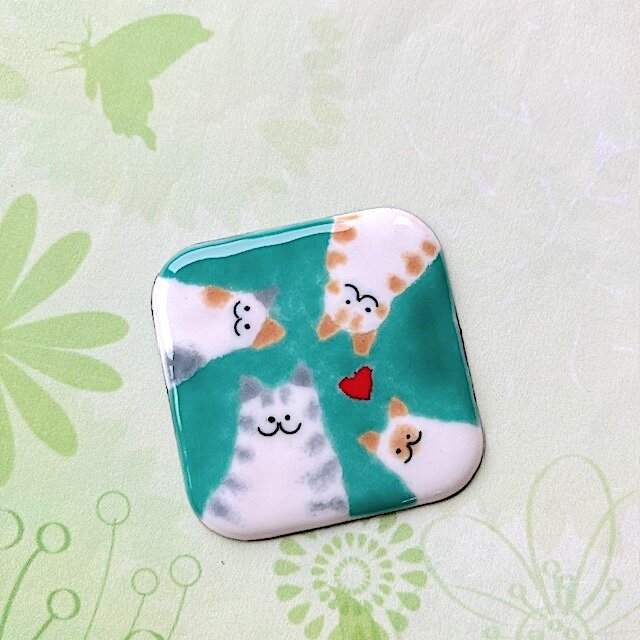 猫集会 バッチみたいなブローチ （ 七宝焼 サバトラ ポイント ミケ 茶