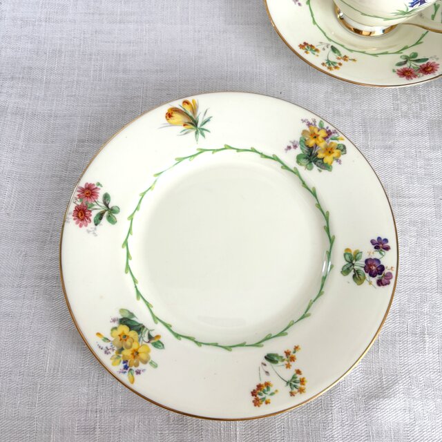 カップ＆ソーサー ケーキ皿 ロイヤルドルトン カップトリオセット