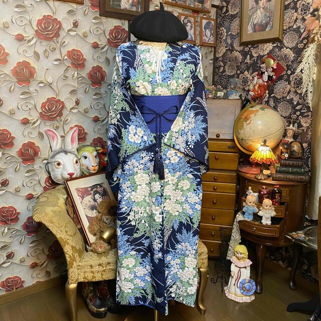 着物リメイク ロングワンピース 化繊 帯サッシュベルト 花尽くし 紺青