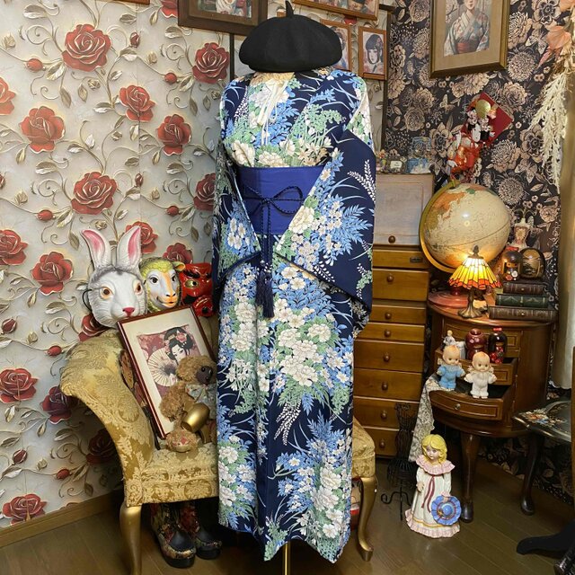 着物リメイク ロングワンピース 化繊 帯サッシュベルト 花尽くし 紺青