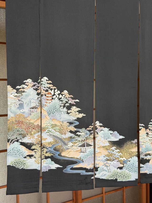 着物リメイク暖簾 大自然風景 留袖 山奥の寺 横幅〜120-丈〜96 | iichi