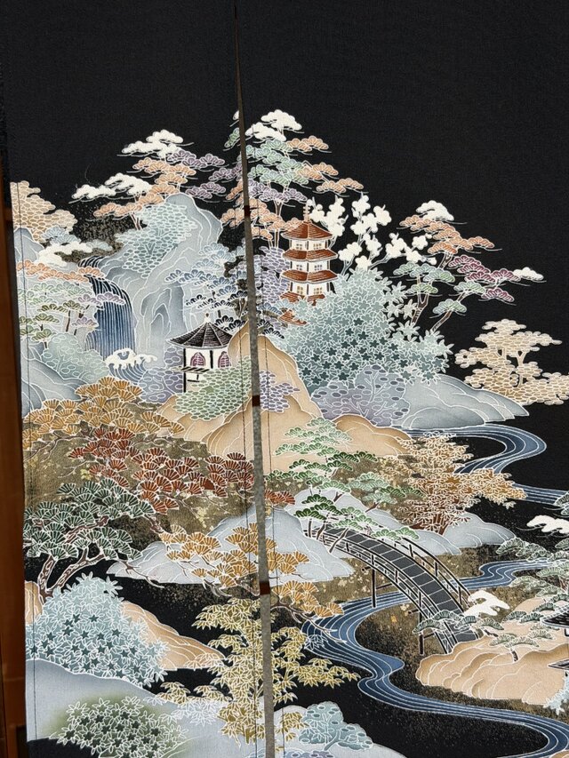 着物リメイク暖簾 大自然風景 留袖 山奥の寺 横幅〜120-丈〜96 | iichi