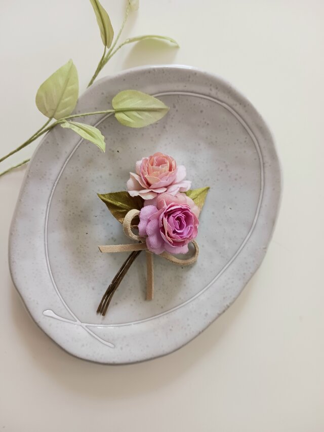 染め布花＊素敵なミニ薔薇のコサージュ | iichi 日々の暮らしを