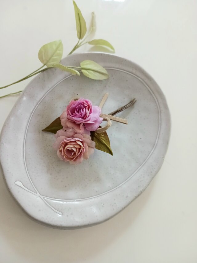 染め布花＊素敵なミニ薔薇のコサージュ | iichi 日々の暮らしを