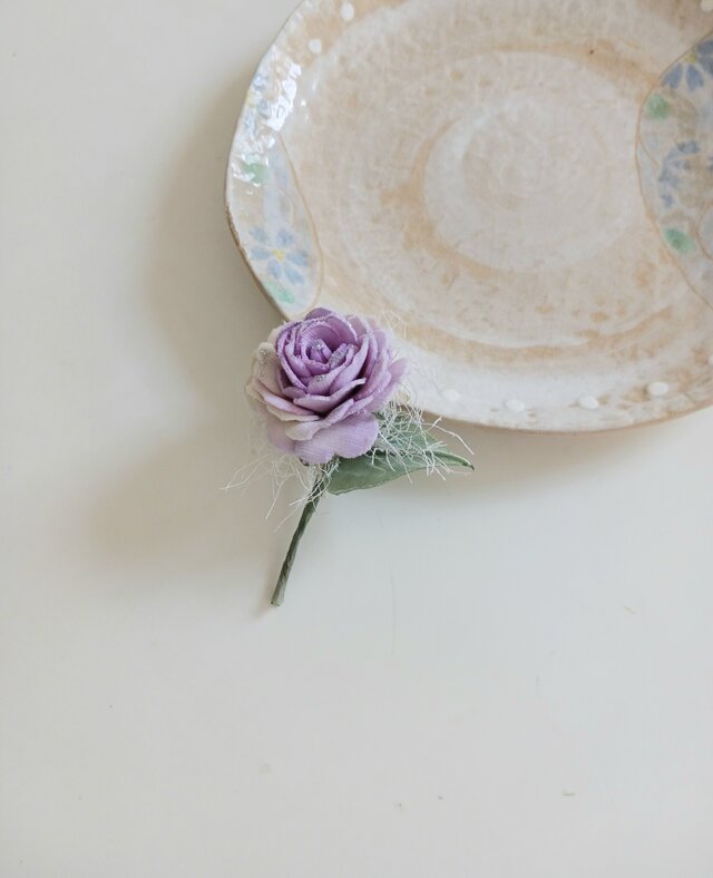 染め布花＊お洒落なミニ薔薇のコサージュ | iichi 日々の暮らしを