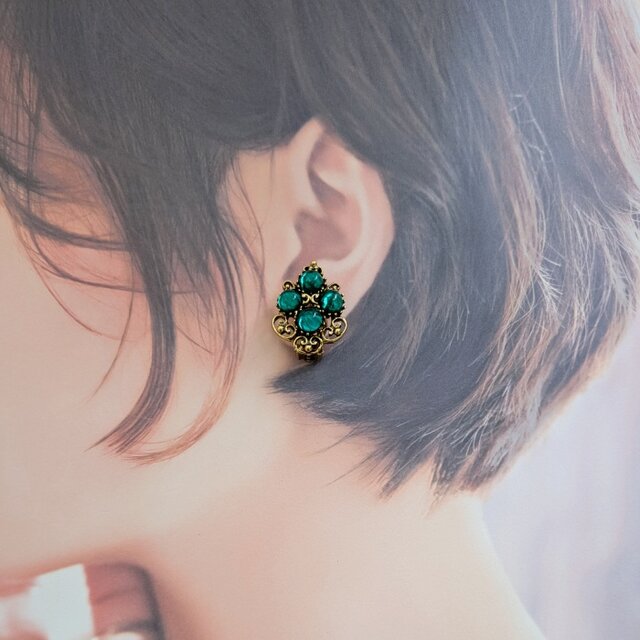 Unsigned Beauty ゴールドトーン エメラルドグリーンカボション