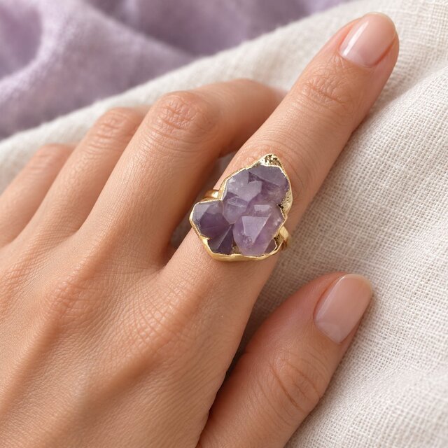 一点物】淡い紫にときめく世界でひとつの結晶美。天然石アメジスト