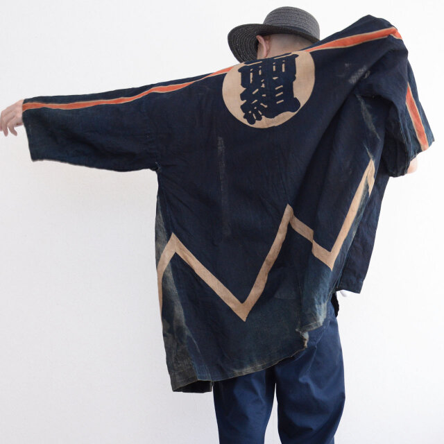 消防半纏・火消し法被｜藍染木綿の大紋と大胆な色落ち｜大正〜昭和初期