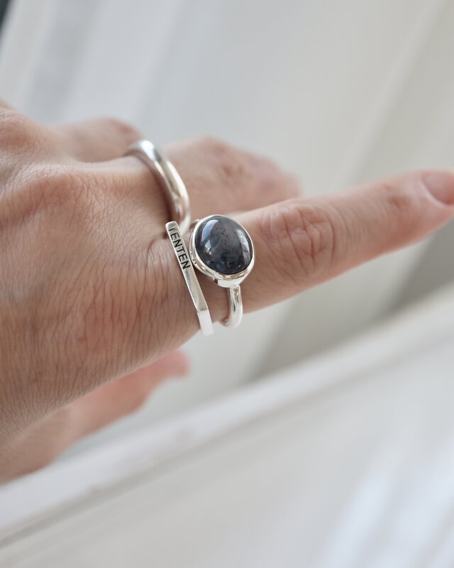 星が浮かぶ神秘のstar sapphire] ring | iichi 日々の暮らしを心地よく