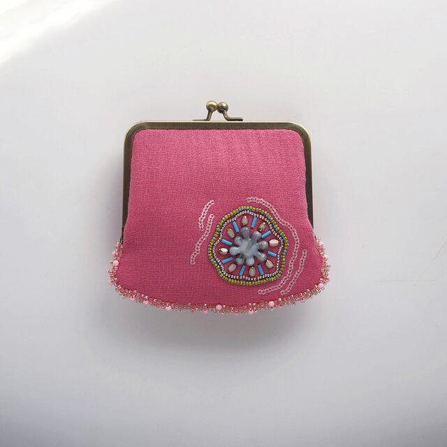 がま口ポーチ ビーズ刺繍 チェリーピンク お守り カード お札収納 一点