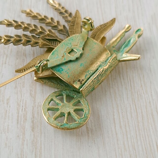 harvest wheelbarrow pumpkins ヴィンテージブローチ | iichi 日々の