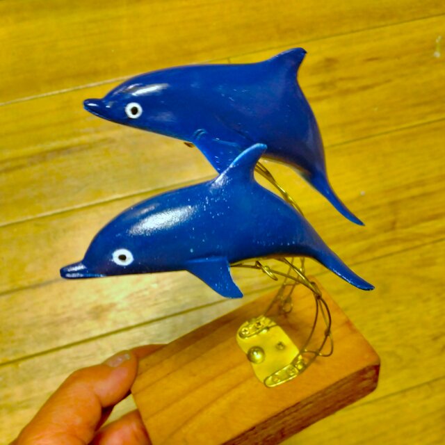 木のイルカ・蒼いイルカたち | iichi 日々の暮らしを心地よくする