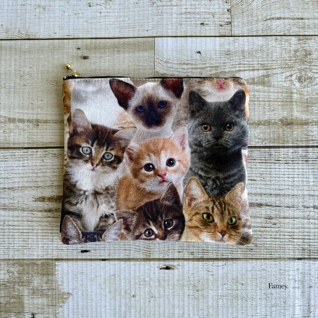 大人かわいい猫ちゃんフラットポーチ 通帳ポーチ ポケット付き