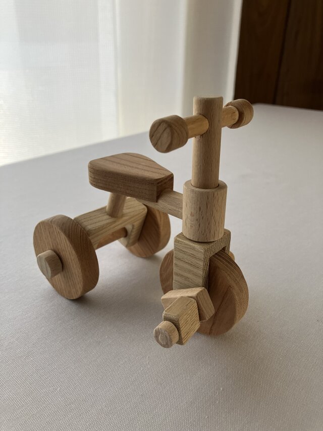 木製ミニチュア三輪車 | iichi 日々の暮らしを心地よくする
