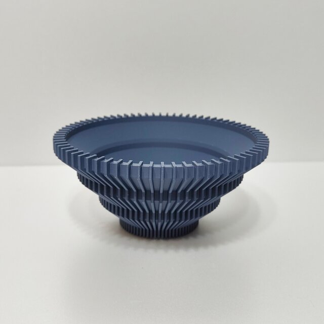 3.5号 植木鉢 Flat｜波紋のように筋が重なる、深い青の浅鉢｜受け皿