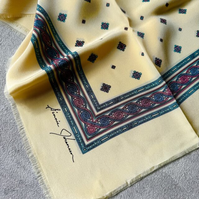 レア ヴィンテージ 1980年代 The Beatles スカーフ 非売品 SC30-ヴィンテージスカーフ 80s “Ginnie Johansen” Silk Scarf | iichi