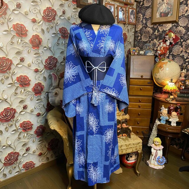 藍風呂敷リメイク　ロングワンピース　着物リメイク 浴衣リメイク ロングワンピース 帯サッシュベルト 青藍 白花 鹿の子調