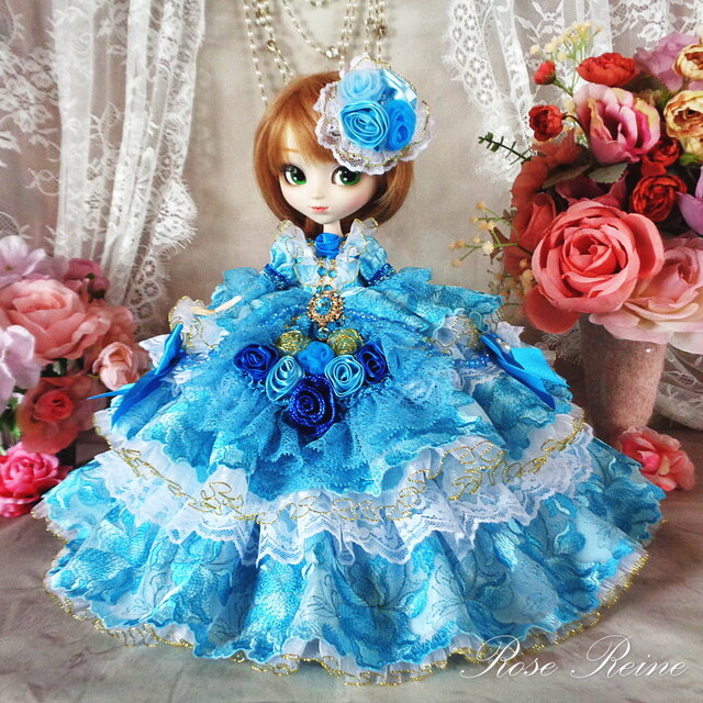 ヴィクトリア王妃 アクアブルー 煌めきの透明感ボリュームフリルドール