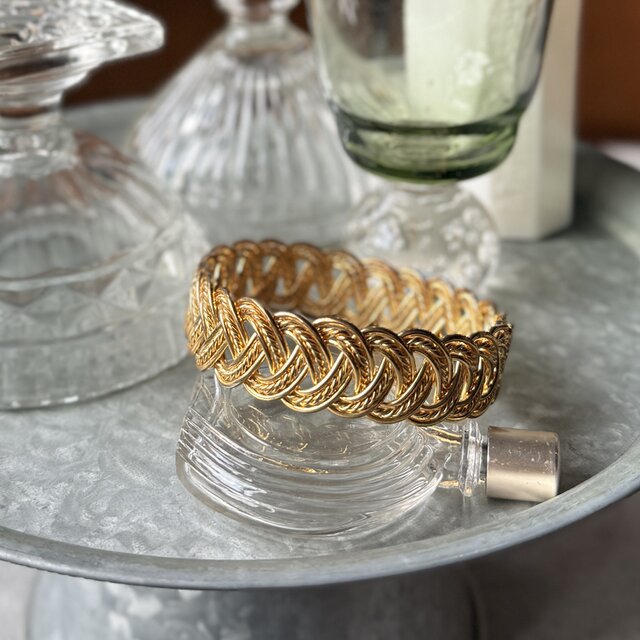 B174-ヴィンテージバングル U.S.A. 1970-80's Gold Braided Mesh Cuff