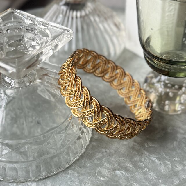 B174-ヴィンテージバングル U.S.A. 1970-80's Gold Braided Mesh Cuff