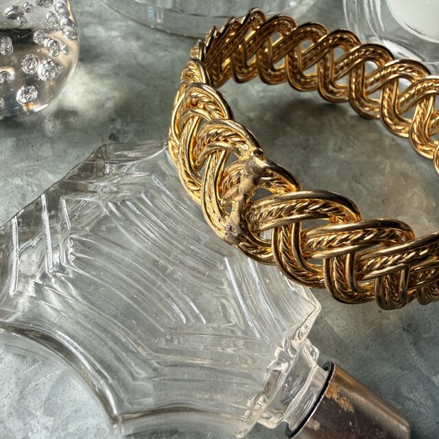 B174-ヴィンテージバングル U.S.A. 1970-80's Gold Braided Mesh Cuff