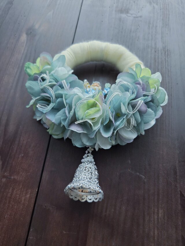 white × blue wreath | iichi 日々の暮らしを心地よくするハンドメイド