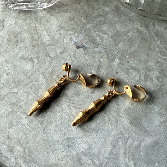 Y1271-ヴィンテージイヤリング U.S.A. 1970-80's Gold Geometric Drop