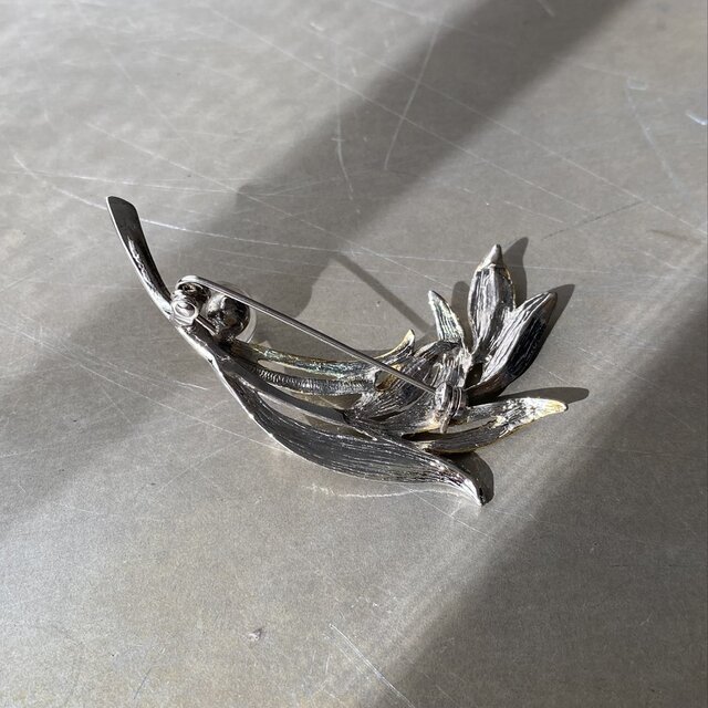 Vintage retro natural stone botanical design brooch | iichi 日々の