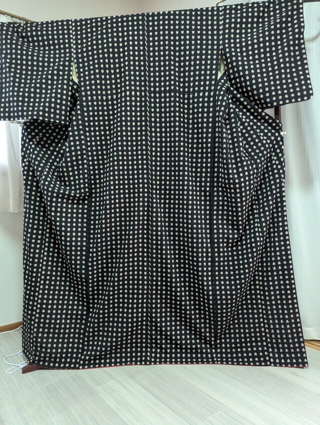 洗える シルク フリーサイズ 紬(黒地に白の水玉)からカシュクールの
