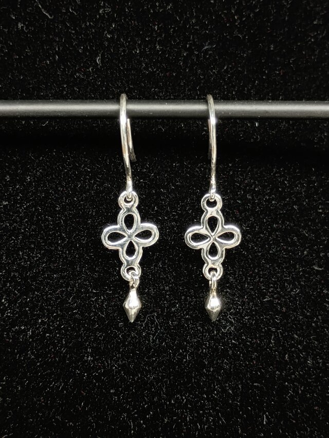 Hawaiian vintage ピアス 925Silver製 フラワー柄 フラワーと双円錐のピアス | iichi 日々の暮らしを心地よくする