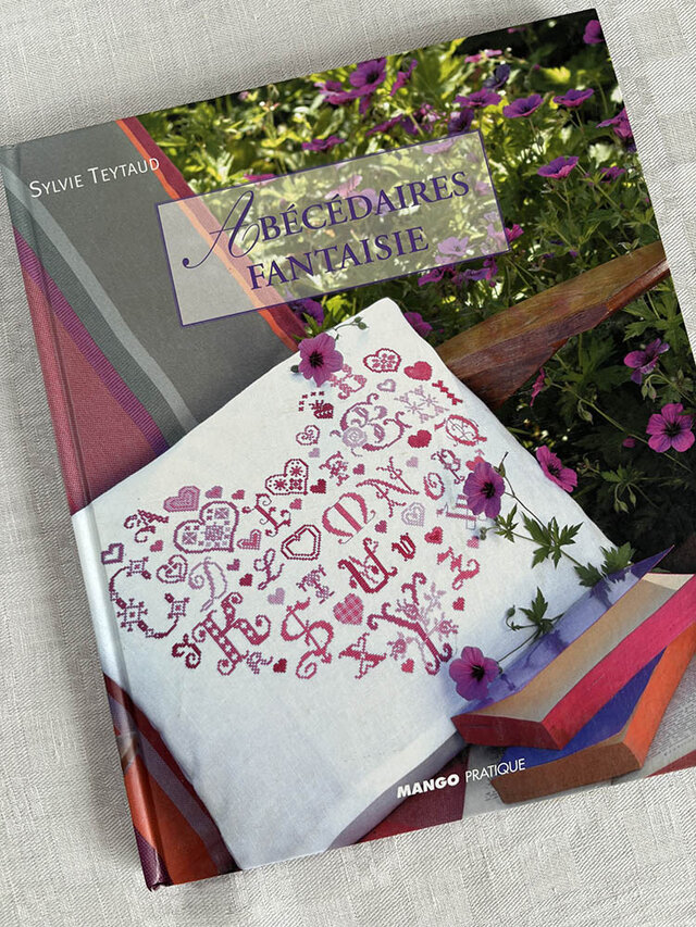 フランス古本 ABCダイアリー アルファベット 刺繍 サンプラー クロス