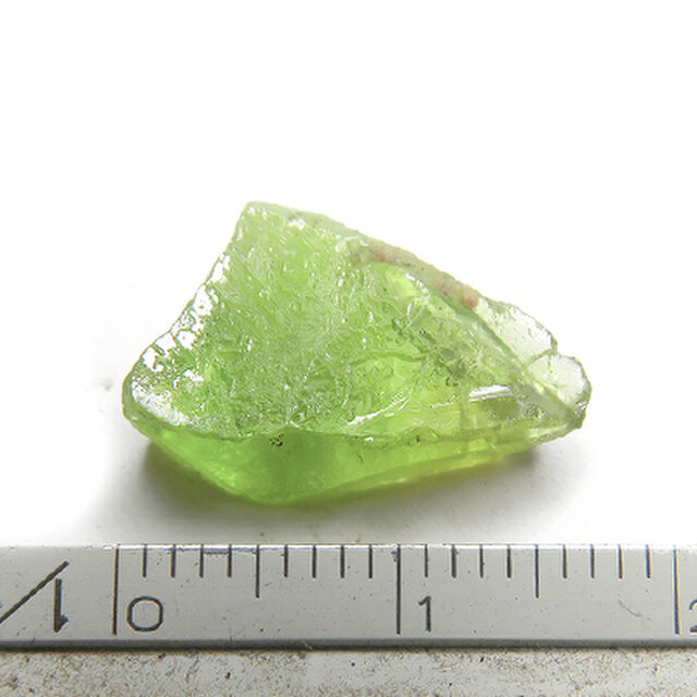 希少石・特選一点物】スフェーン原石 7.7ct パキスタン産（7月誕生石