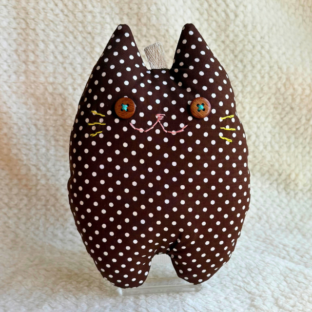 まるにゃお　ハンドメイド 6点 ブラウンドットのふにゃ〜た | iichi 日々の暮らしを心地よくする