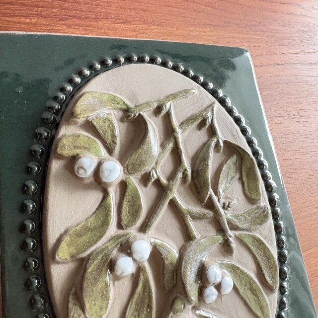 Jie Gantofta ceramic plate ❀⁎༶ ジィ・ガントフタ ヤドリギの陶板