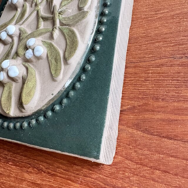 Jie Gantofta ceramic plate ❀⁎༶ ジィ・ガントフタ ヤドリギの陶板