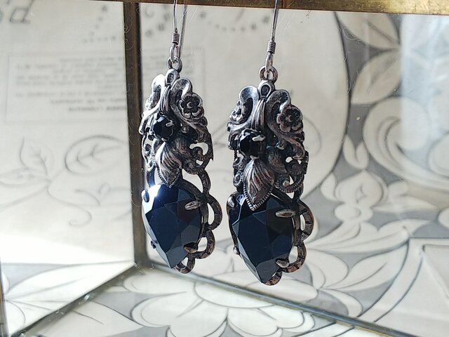 アンティーク アールヌーボーBlack／Antique-Silverフローラル