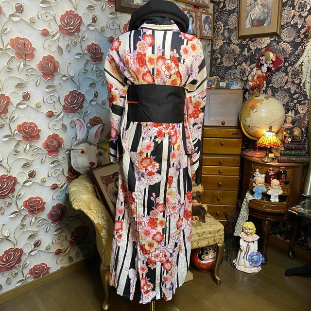 浴衣リメイク ロングワンピース 帯サッシュベルト 黒白縞に紅桃の花蝶