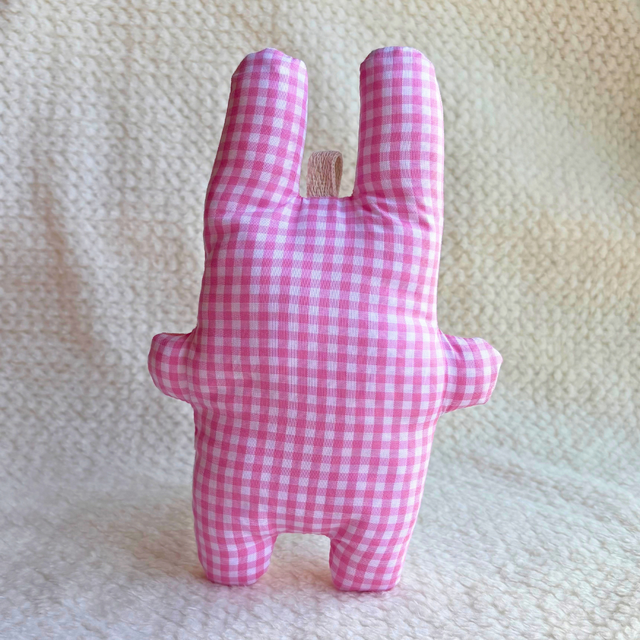 作家様　ハンドメイド　ぬいぐるみ　ピンク 🩷 ピンクのフニータ 🩷 オリジナルハンドメイドぬいぐるみ | iichi