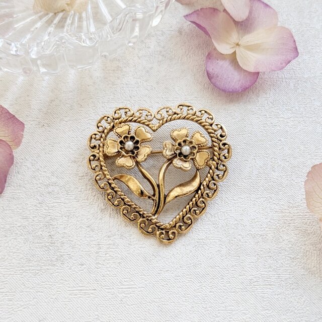 AVON Antiqued Heart エイボン ゴールドトーン フラワー ハート