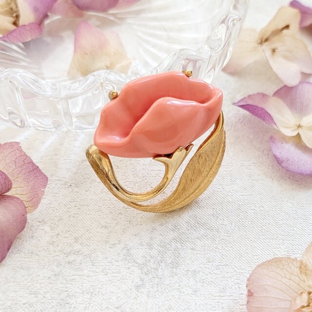 AVON エイボン SEA TREASURE ゴールドトーン ピンクフラワー ブローチ