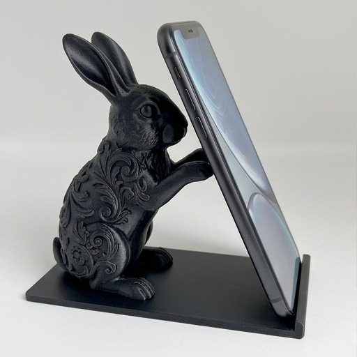 うさぎ（ブリタニアプチ）のスマホスタンド 卓上 シルクブラック