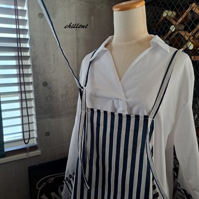 SALE【背中がかわいい】エプロンドレス：リネン：ネイビーストライプ
