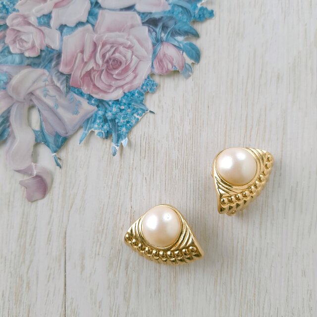 D′Orlan》 gold triangle faux pearl ドーラン ヴィンテージイヤリング