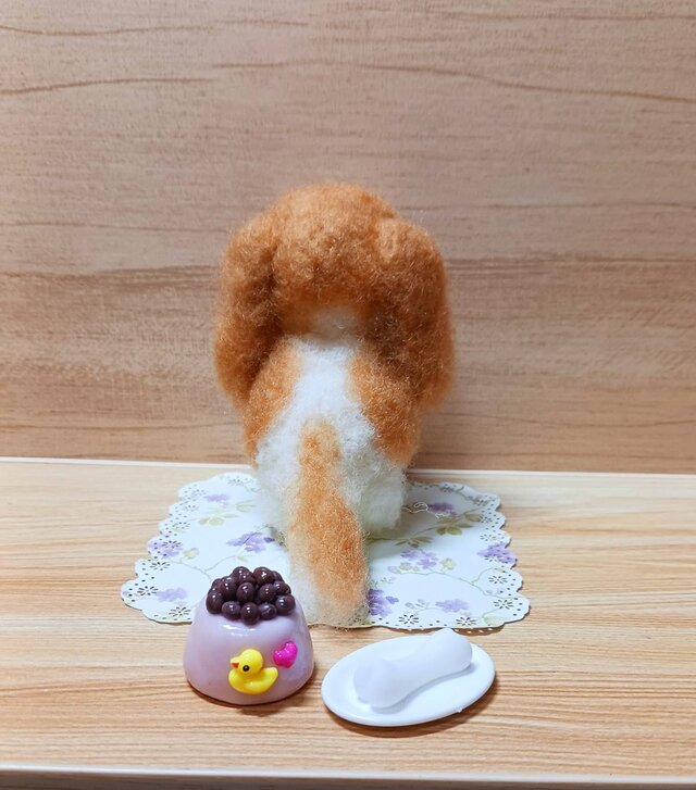 羊毛フェルト　キャバリア　犬 羊毛フェルト キャバリア犬 ご飯・骨付き | iichi 日々の暮らしを