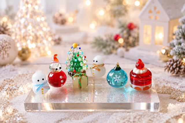 小さなガラスのクリスマス物語】 ～サンタと雪だるまたちの聖夜
