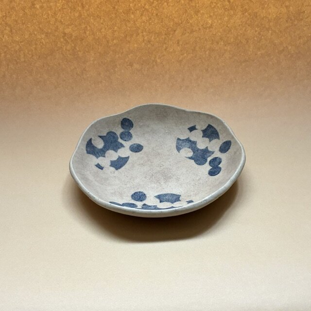 スリップ模様 七角皿 | iichi 日々の暮らしを心地よくするハンドメイド