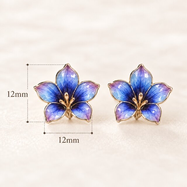 凛と咲くリンドウの花ピアス｜青紫グラデーションの七宝焼ジュエリー