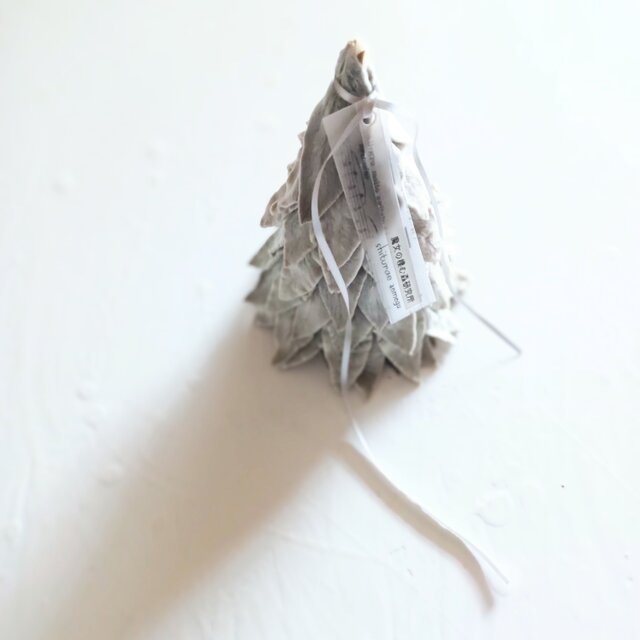 魔女の棲む森 ～ 雪の日の花畑 ～ dried-botanical wreath tree